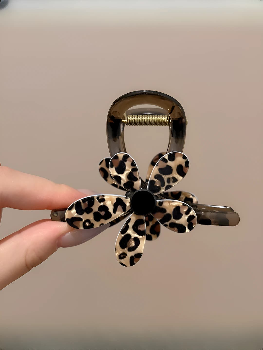 1# Medium [Clear brown base] Leopard flower clip-8 cm