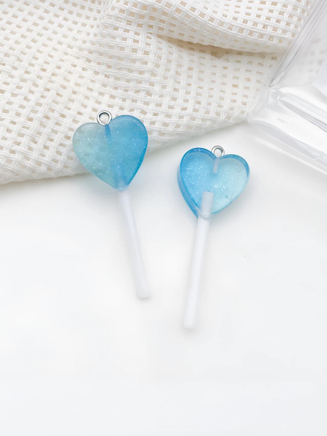 Blue gradient heart, 18x50, 2.3g