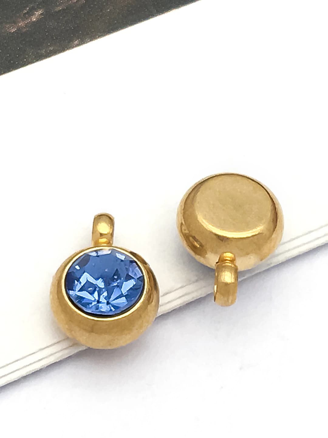 Gold 6x8.5x4mm vertical 1.5mm March light blue 12 stones 0.5g