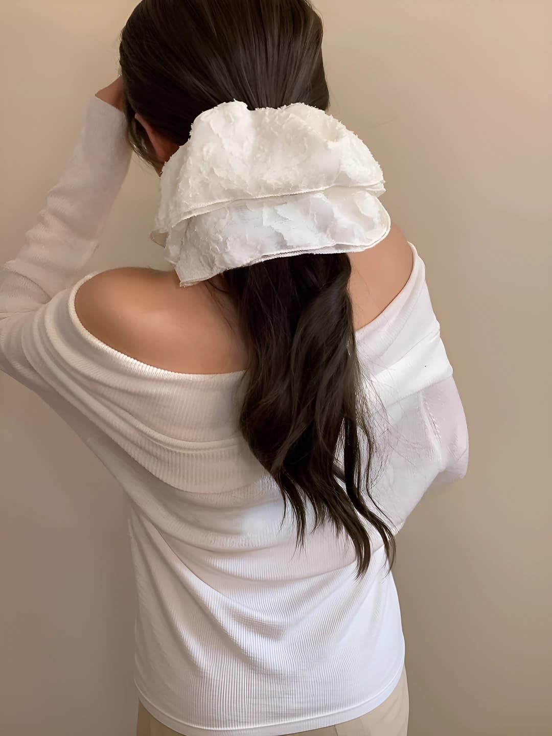Sakura scrunchie - White