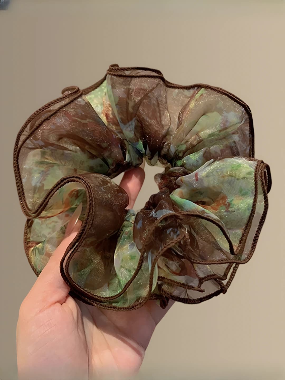 1# Brown-green mesh scrunchie 17 cm