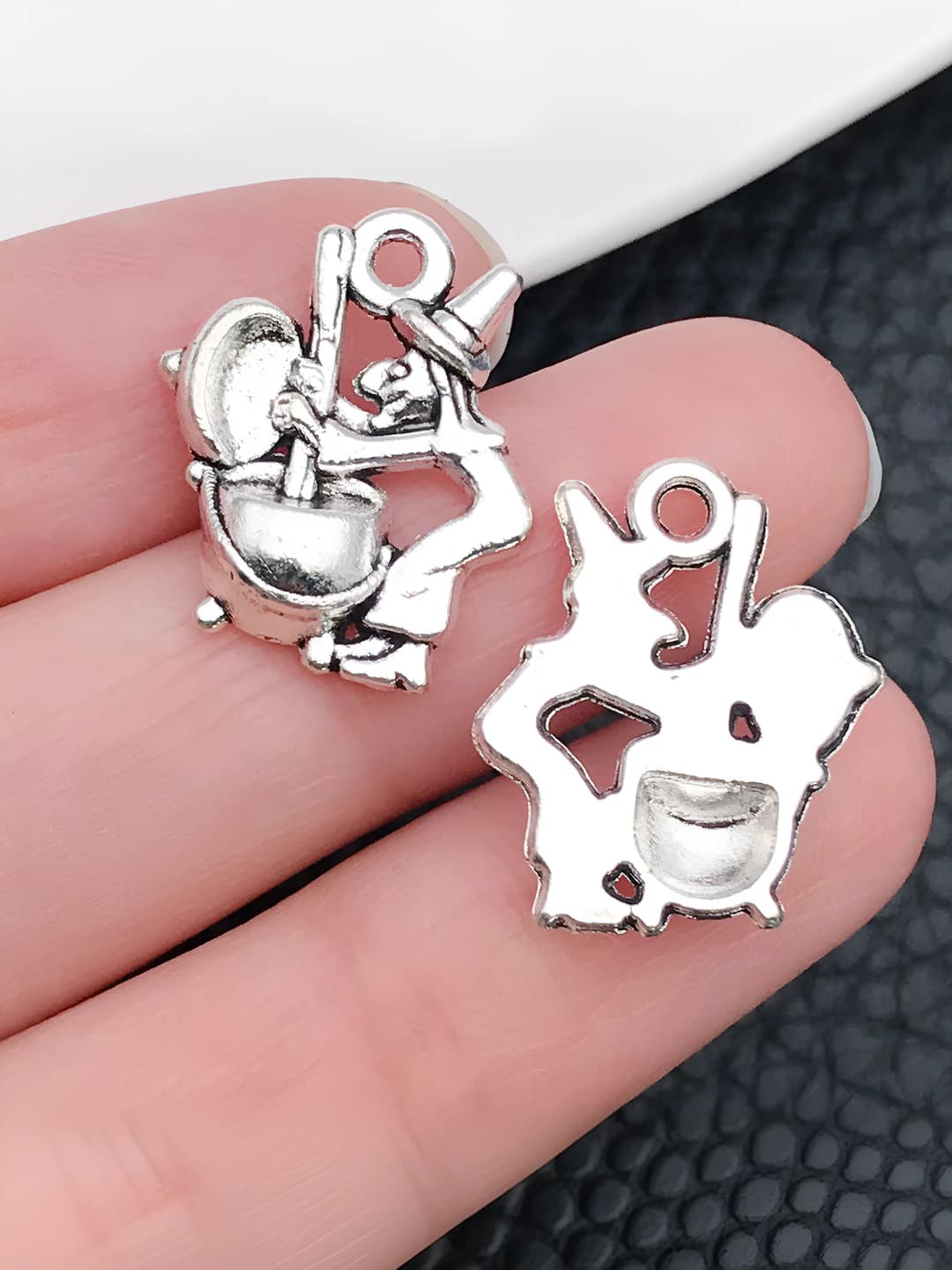 1 pc Halloween wizard 16x19mm-1.3g