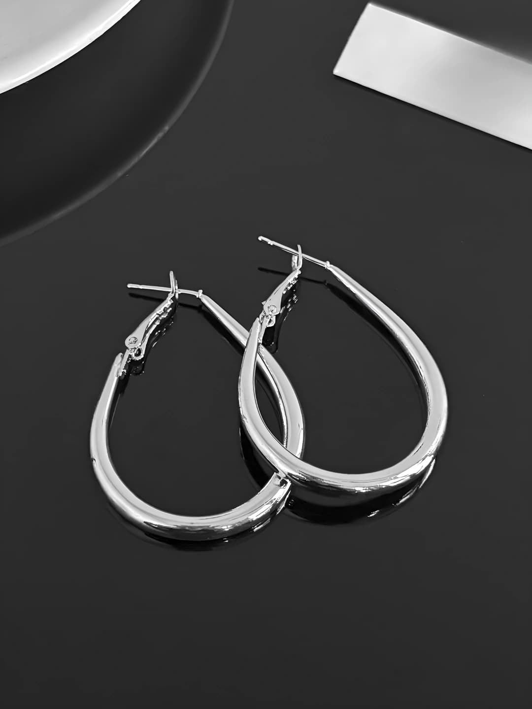 Drop silver hoop