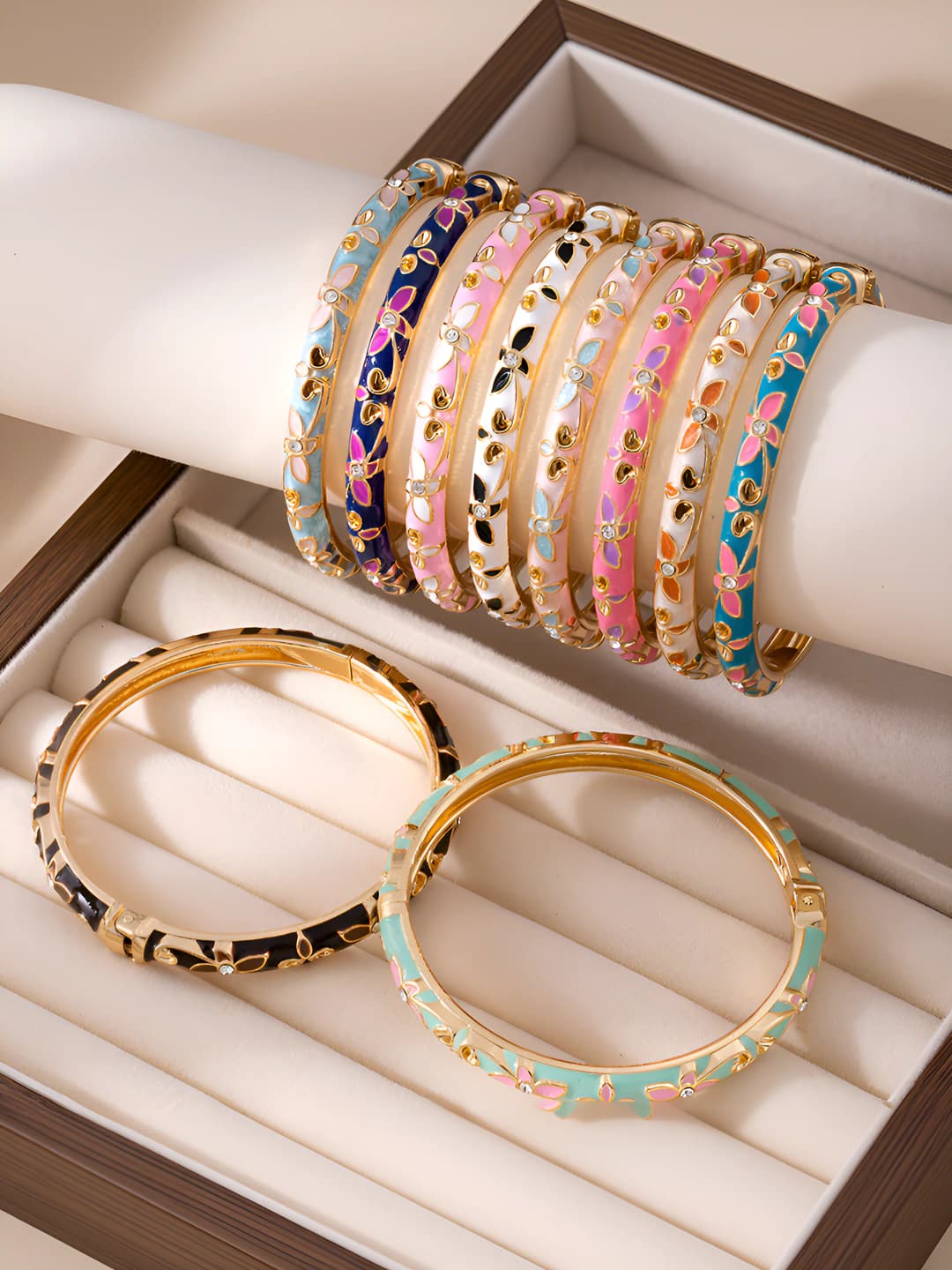 Women's retro style cloisonné enamel bangle bracelet