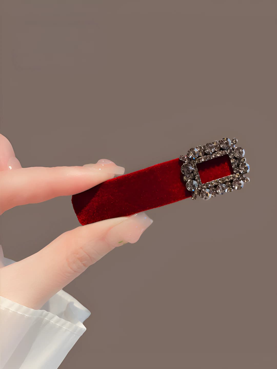 Red square crystal clip, 1 pc