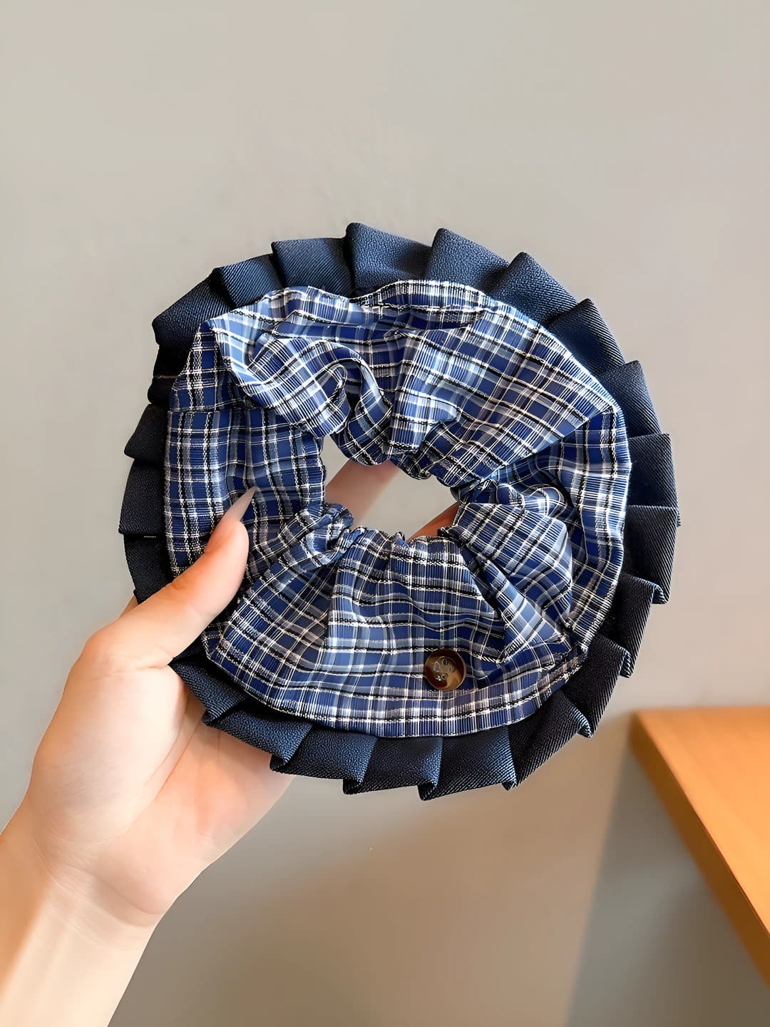 Plaid scrunchie - blue edge