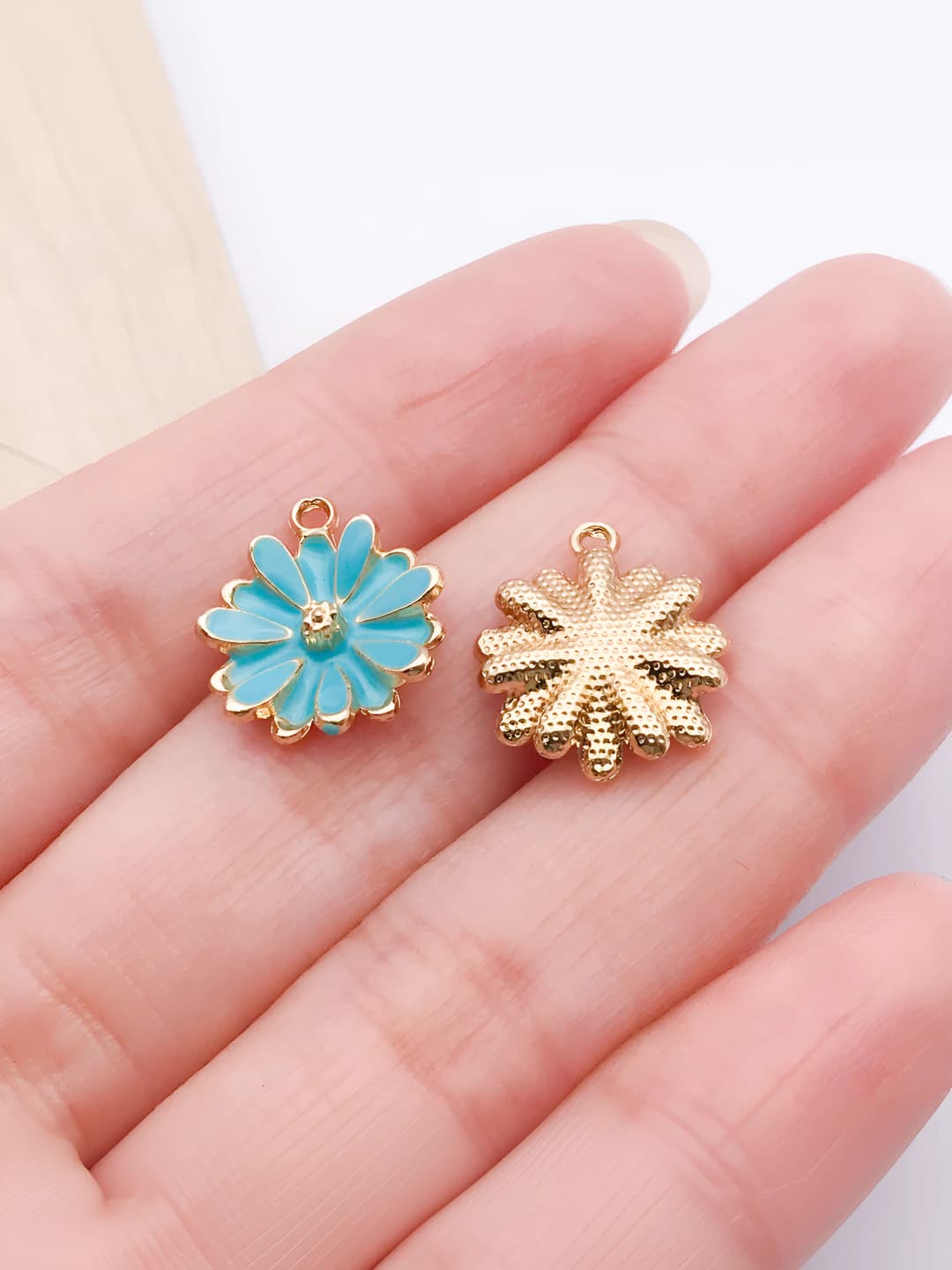 1 шт Синий эмалевый ромашка 15x13mm-0.9g-19602