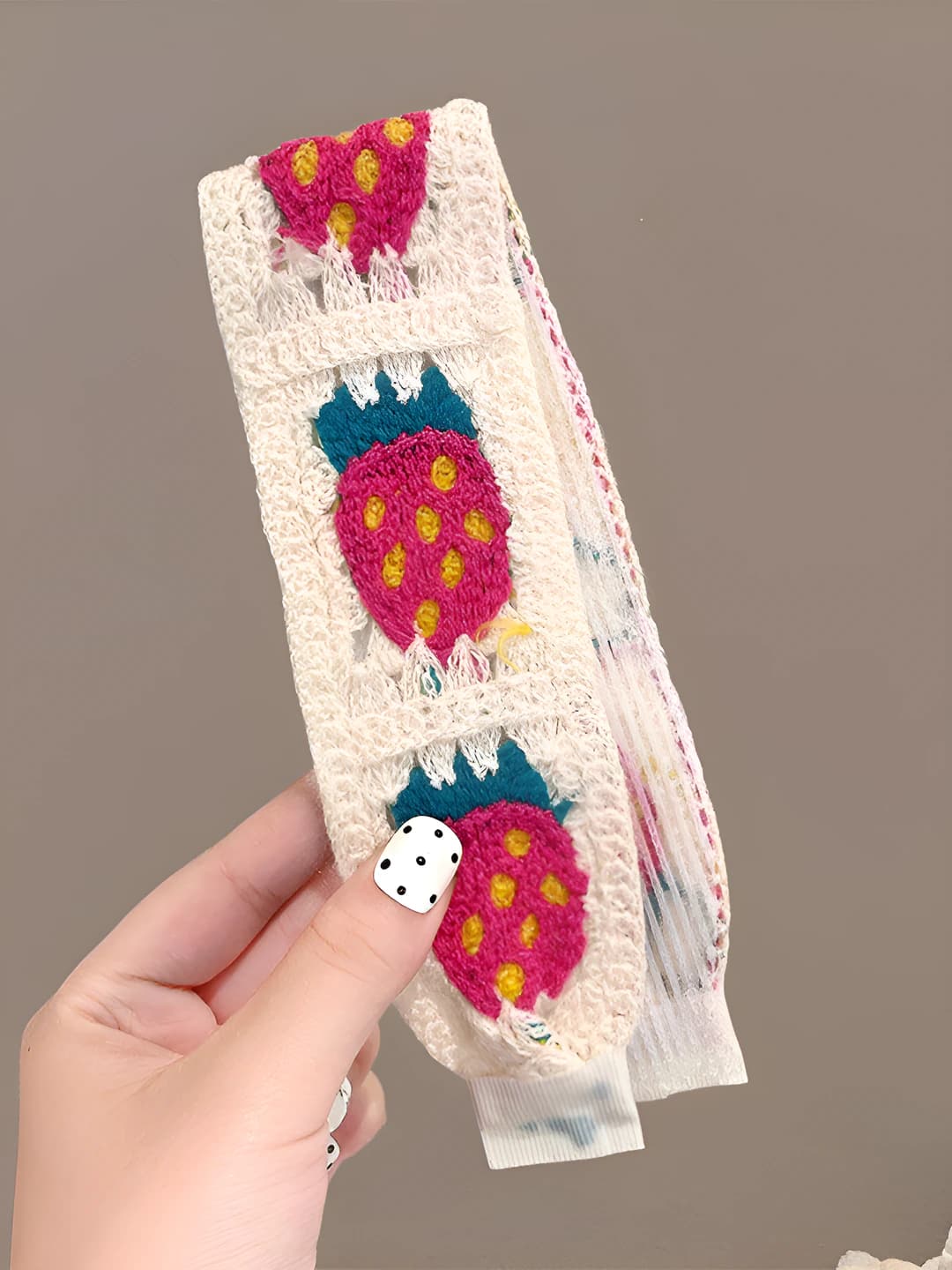 Beige-pink strawberry 37.5 cm