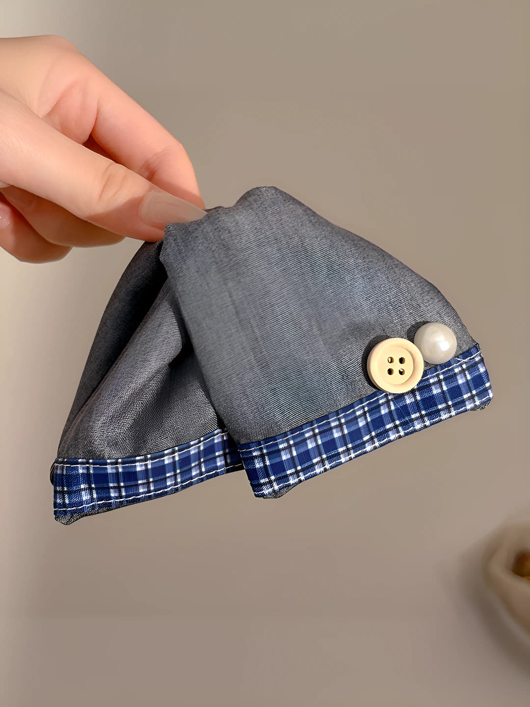 3# Grey-blue plaid triangle claw clip ~12.5cm