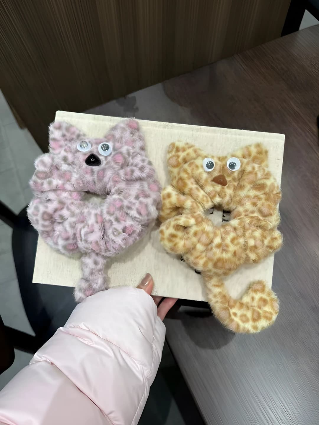 Cat hair tie 2 pcs (with eyes)