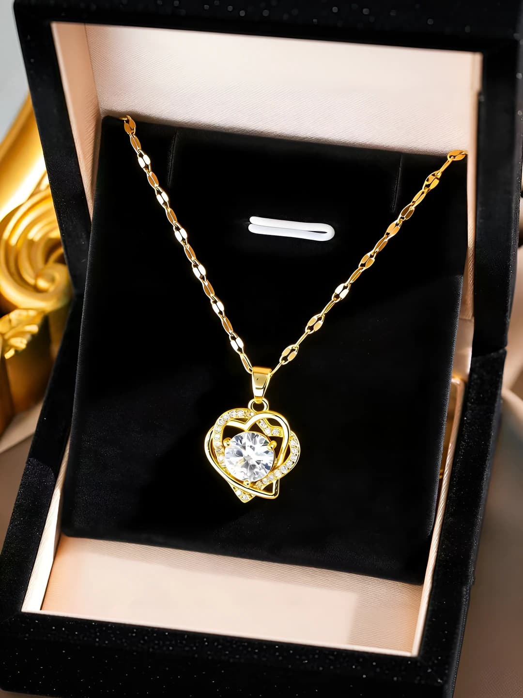 470 Heart - Gold-White