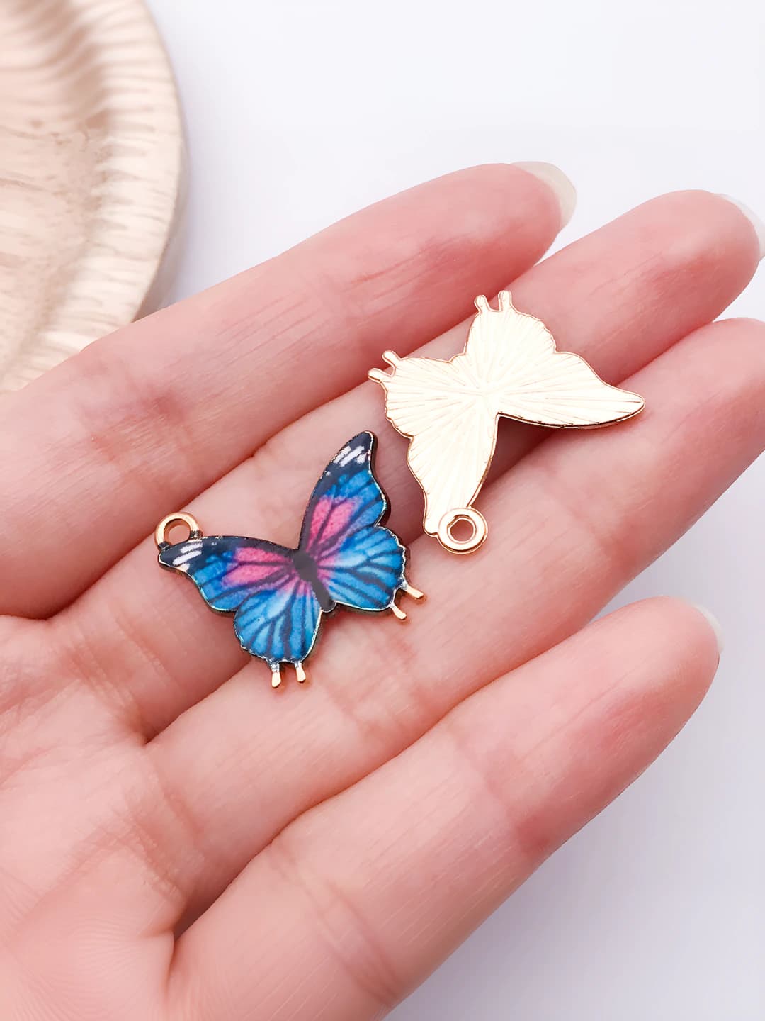 1 pc Blue-Pink, 21x19x1mm, 1g