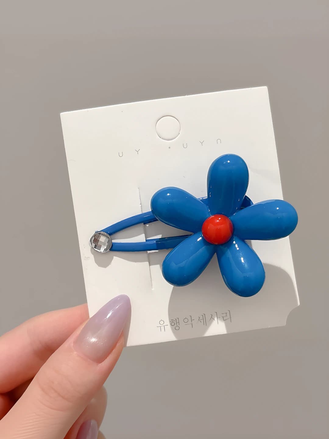 Blue flowers, ~5 cm, flowers ~4 cm
