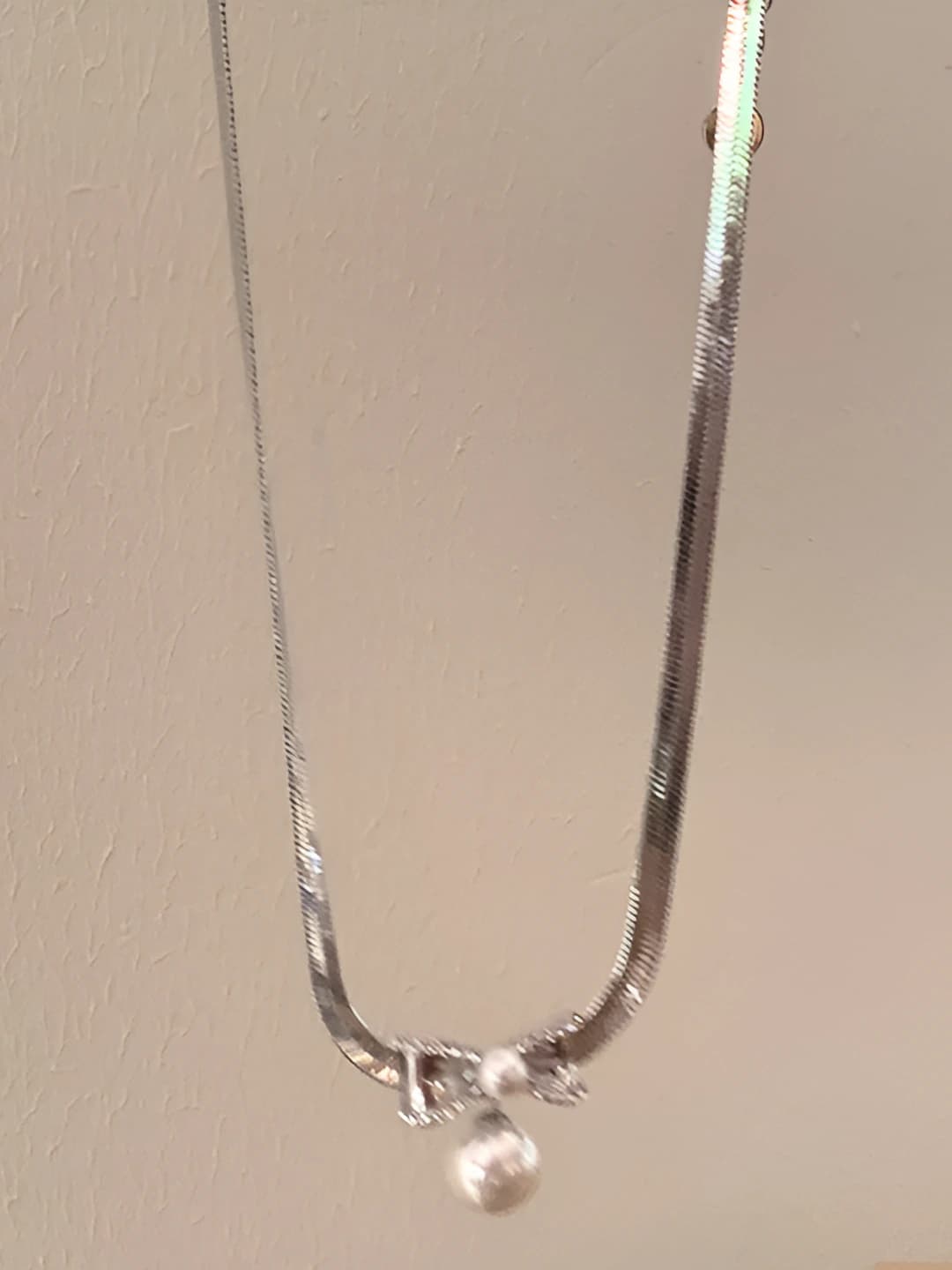 Бусы с бантом