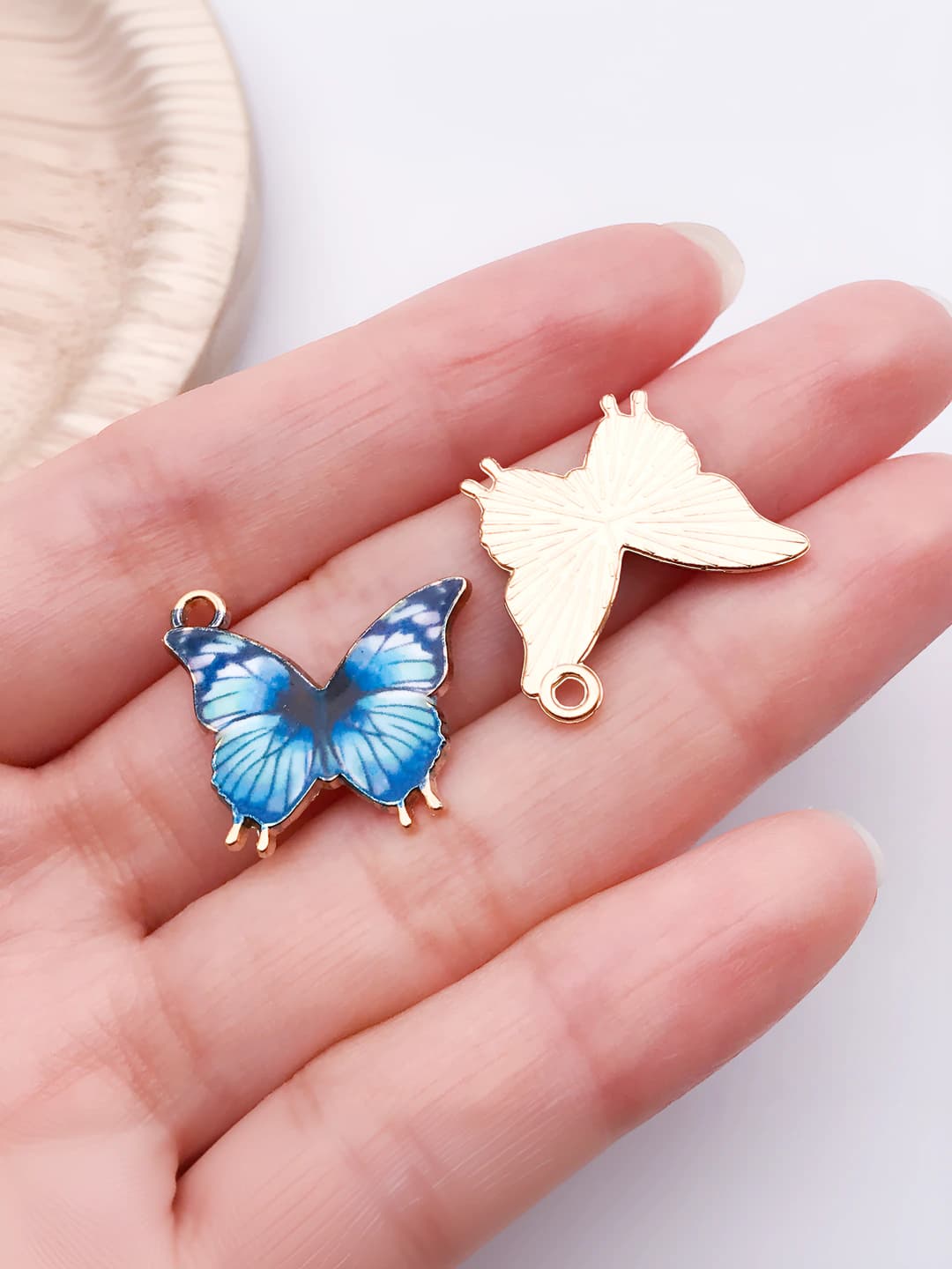 1 pc Blue, 21x19x1mm, 1g