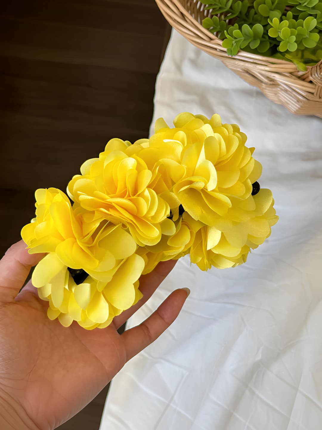 Floral clip - Yellow