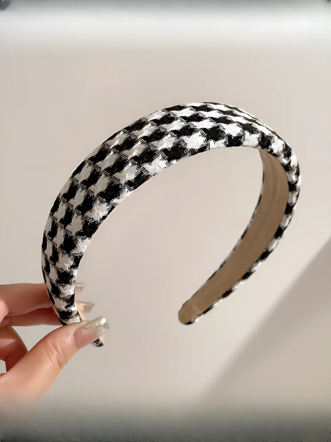 1# Black-white, width 3.3 cm