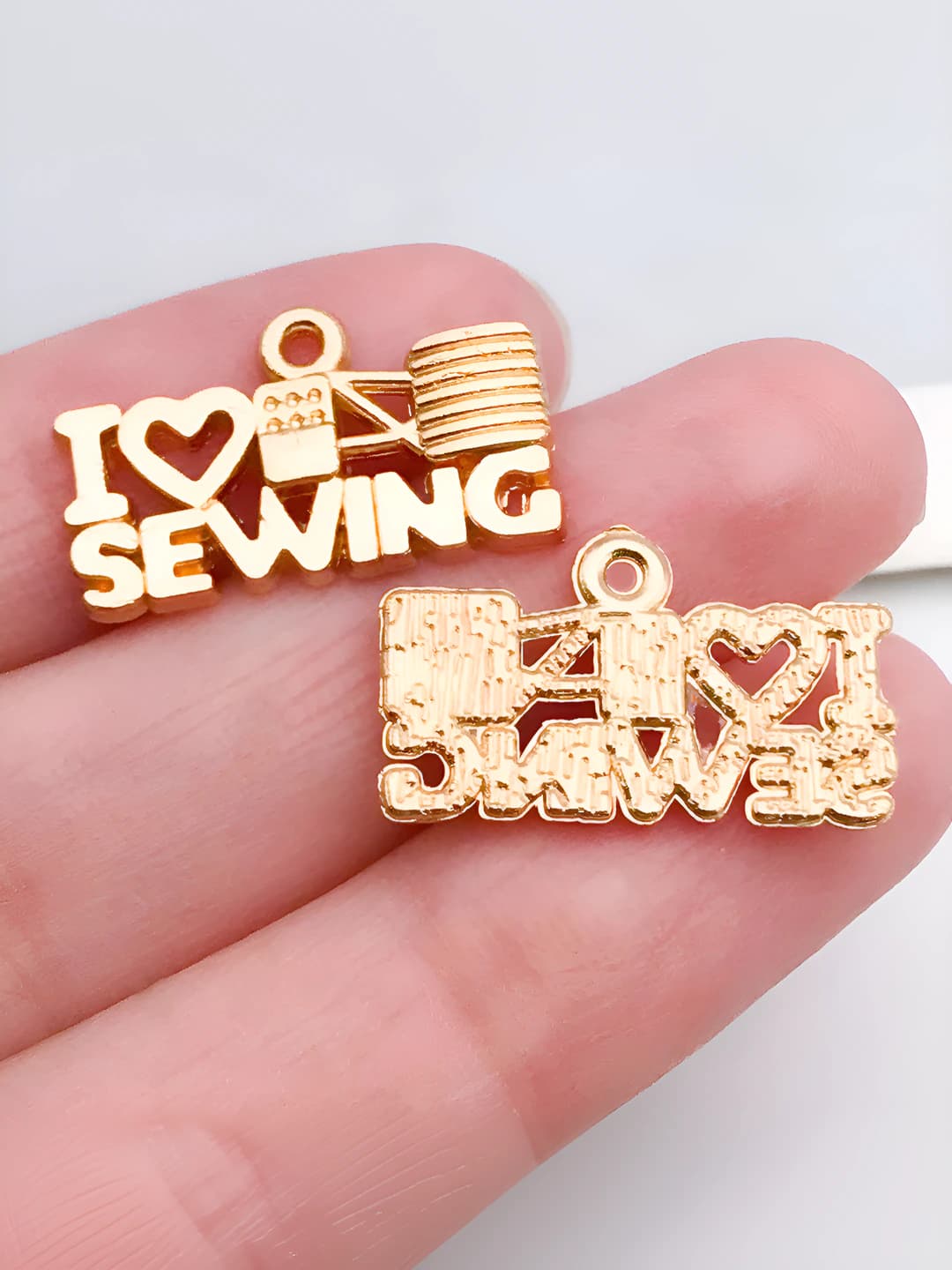 1 ta oltin harf sewing 21x12mm-1.4g
