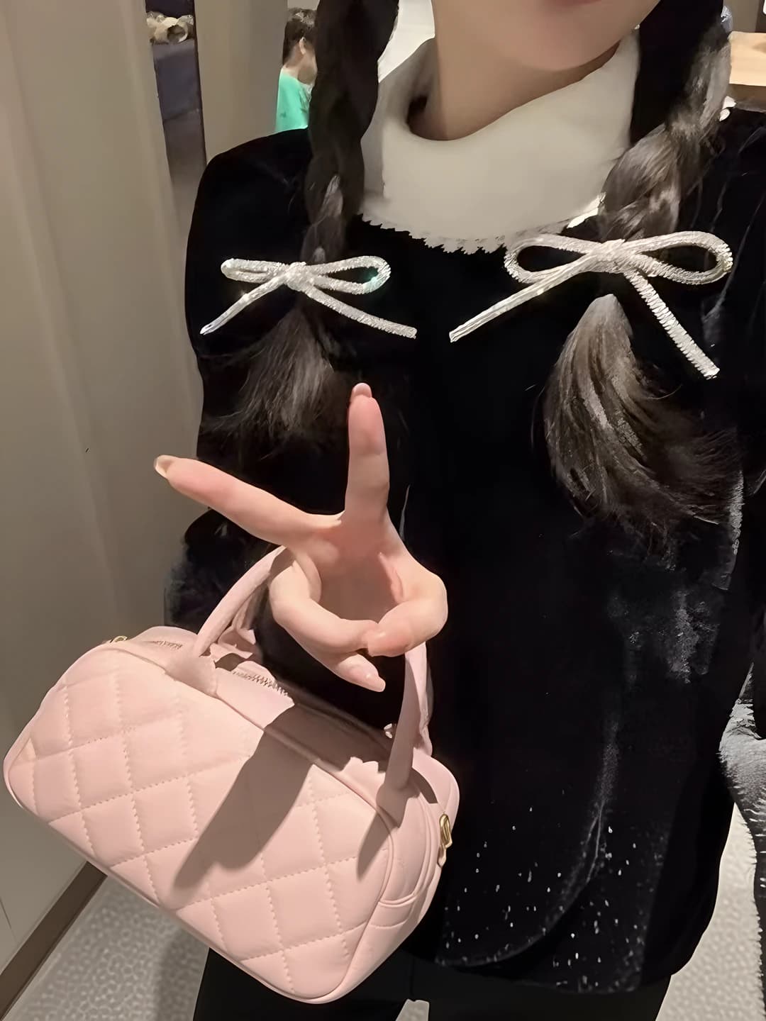Rhinestone bow hair clip (1 pair)