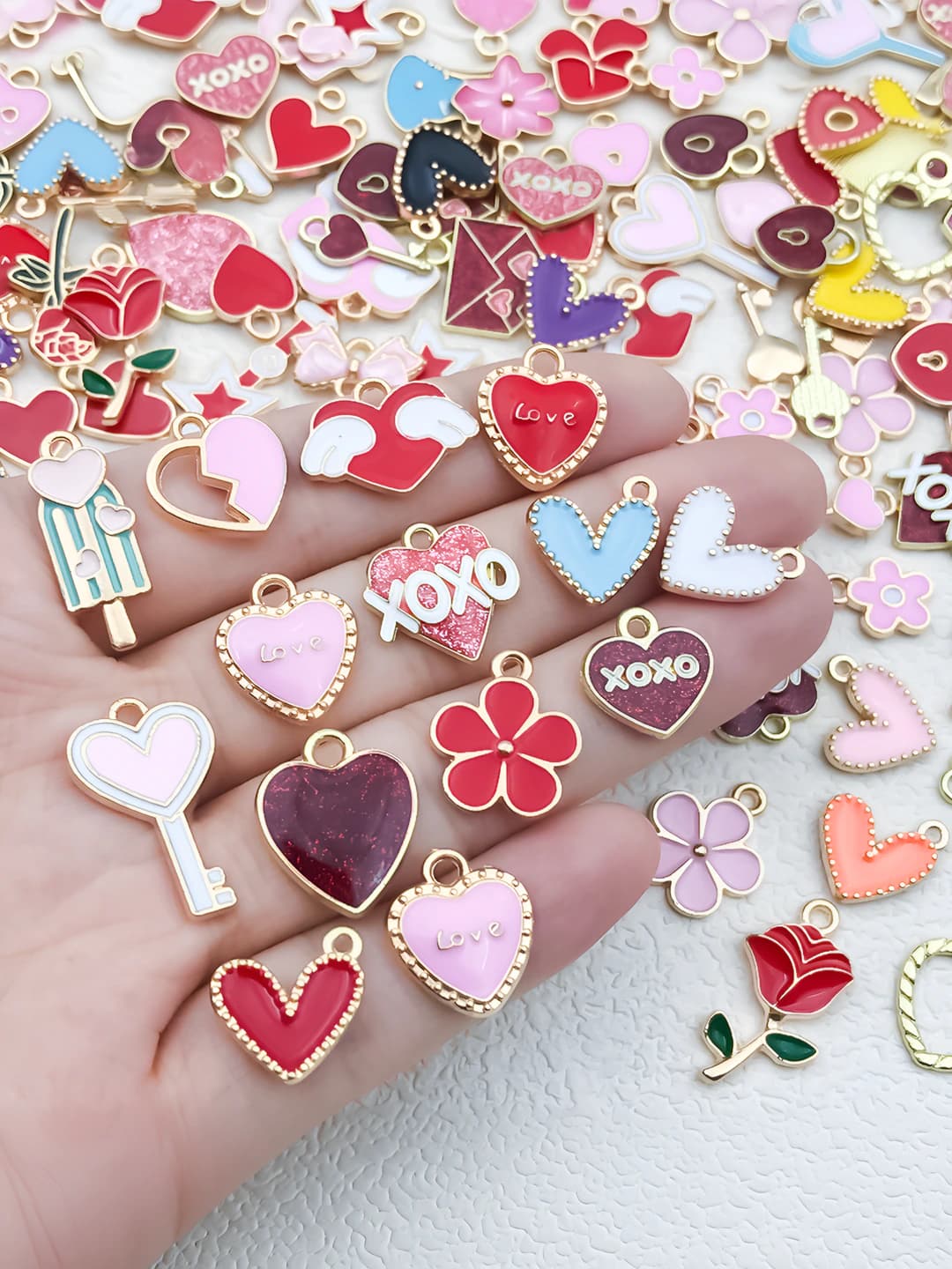 Random 20 pc enamel Valentine series-14.6g-SN1323