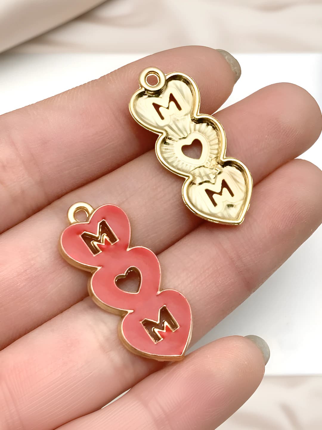 1 шт. красный День матери ажурное сердце буква MOM 28×12mm-1.3g