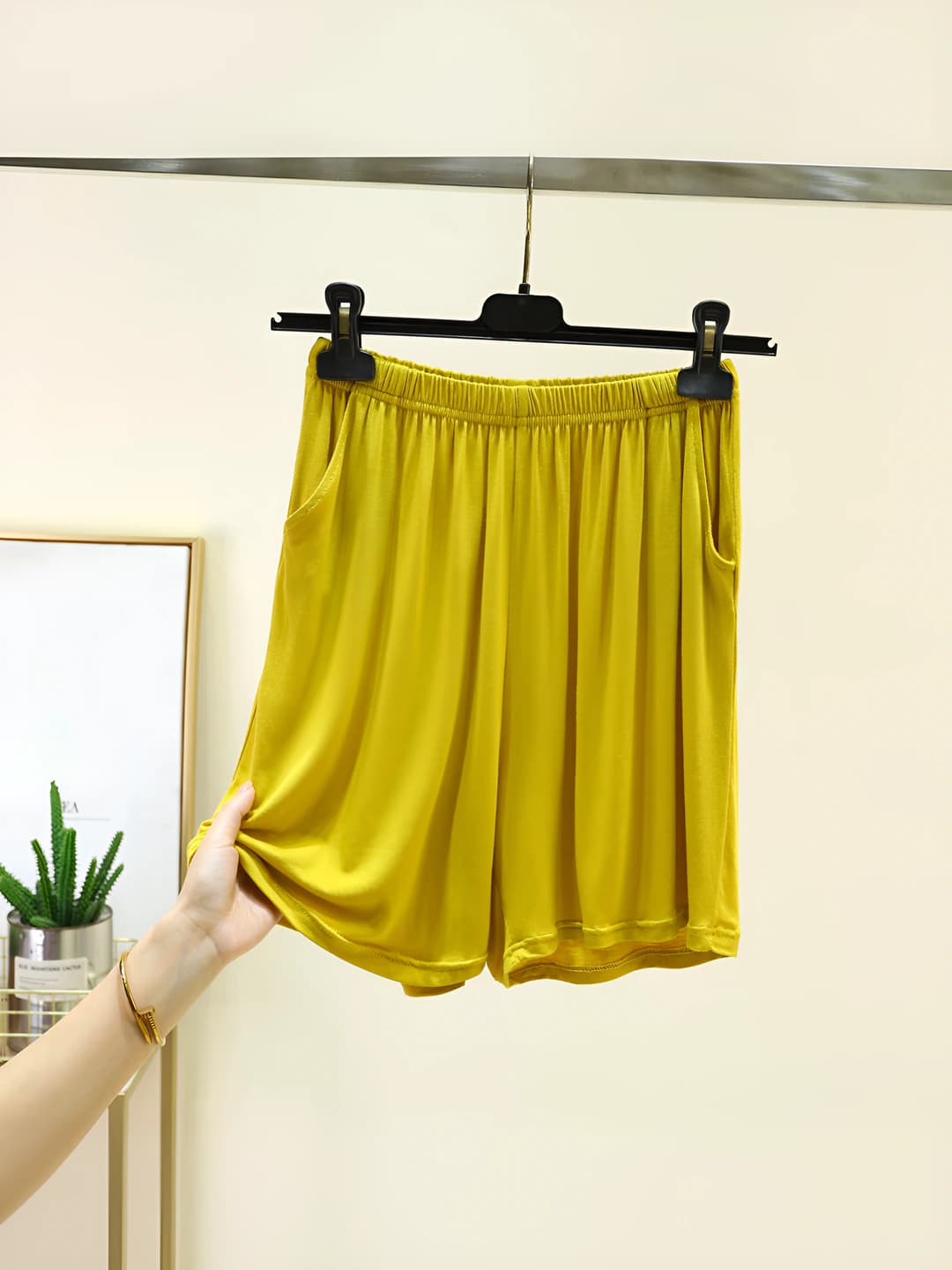 Ginger yellow