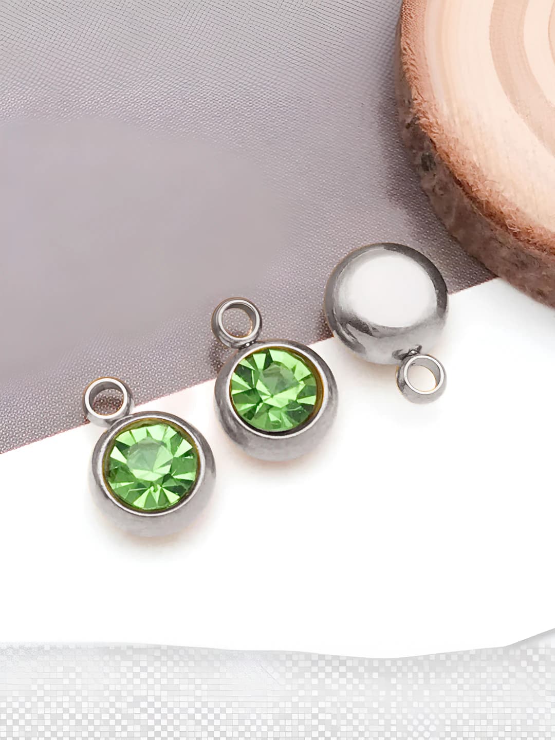 1 pc Steel 6x8.5x4mm horizontal 1.5mm Light green 12th birthstone-0.5g-T2951