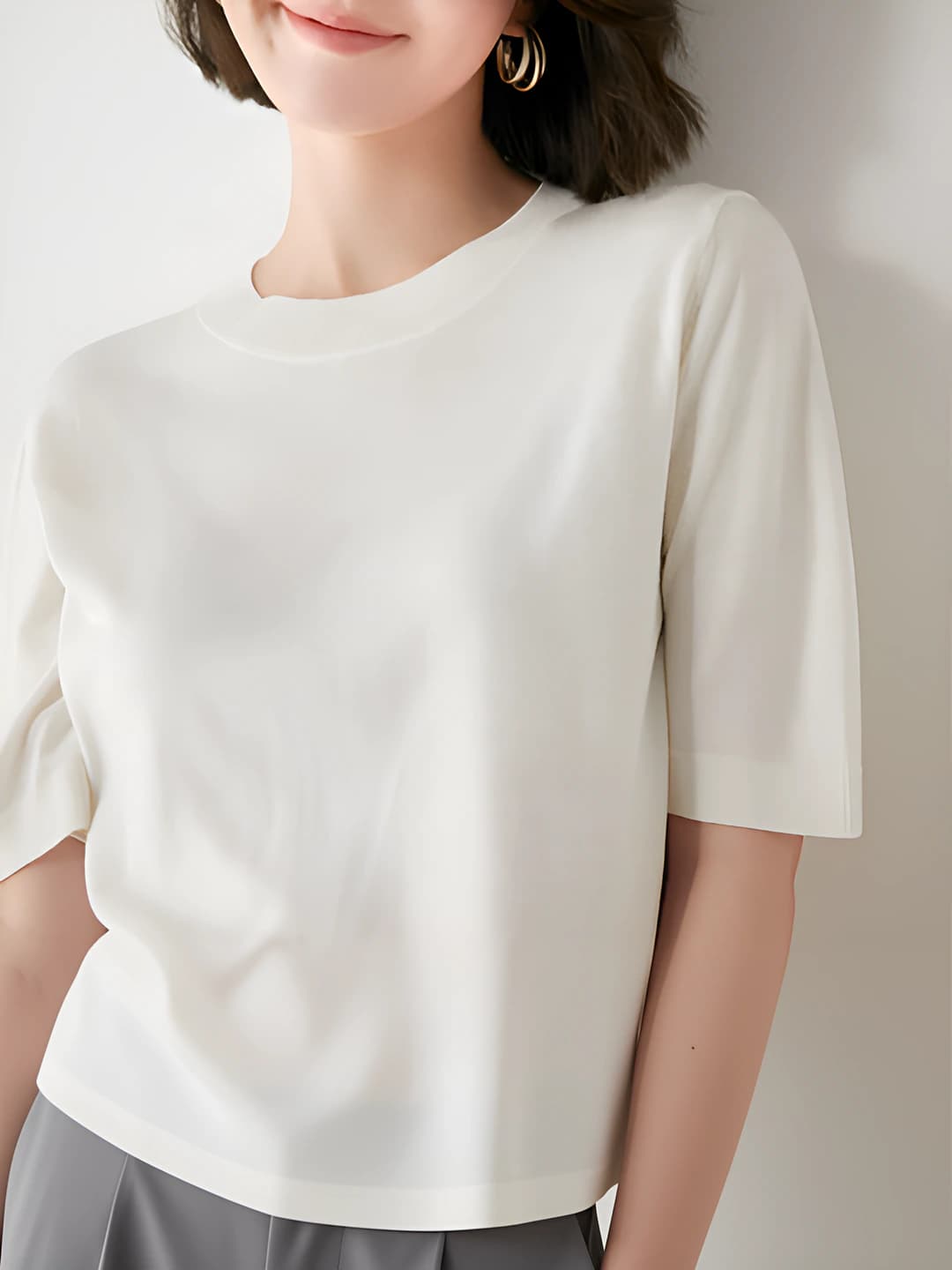 Round neck white