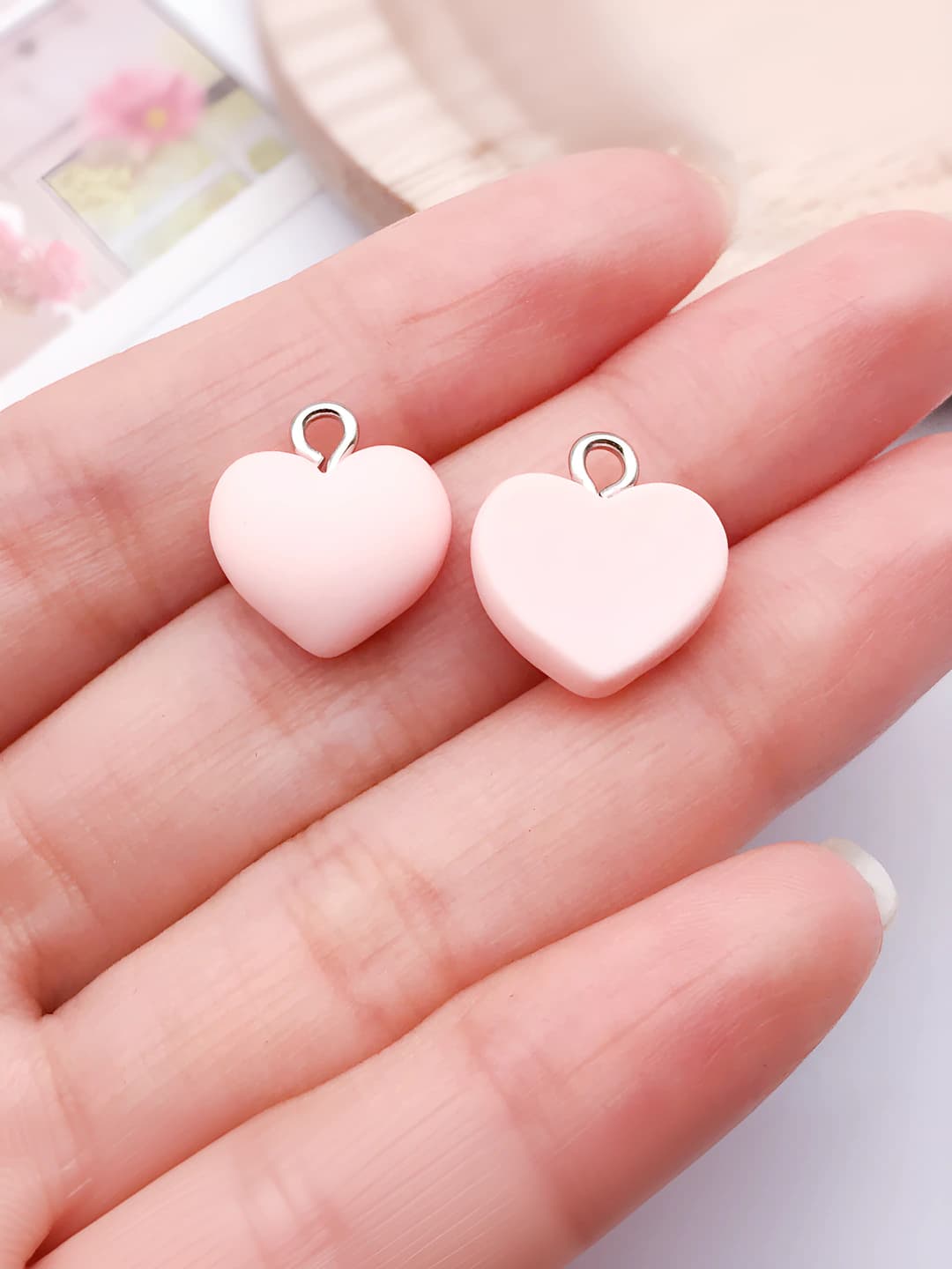 1 pink resin matte heart 13x14mm-0.8g