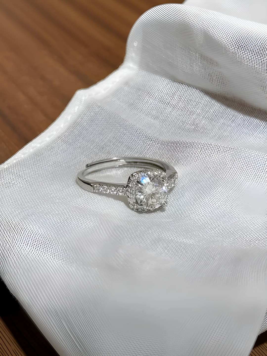 Ayollar uchun ochiq halqa: moissanite o'xshash olmos, kvadrat shakl, yulduz dizayni, yengil lyuks uslub