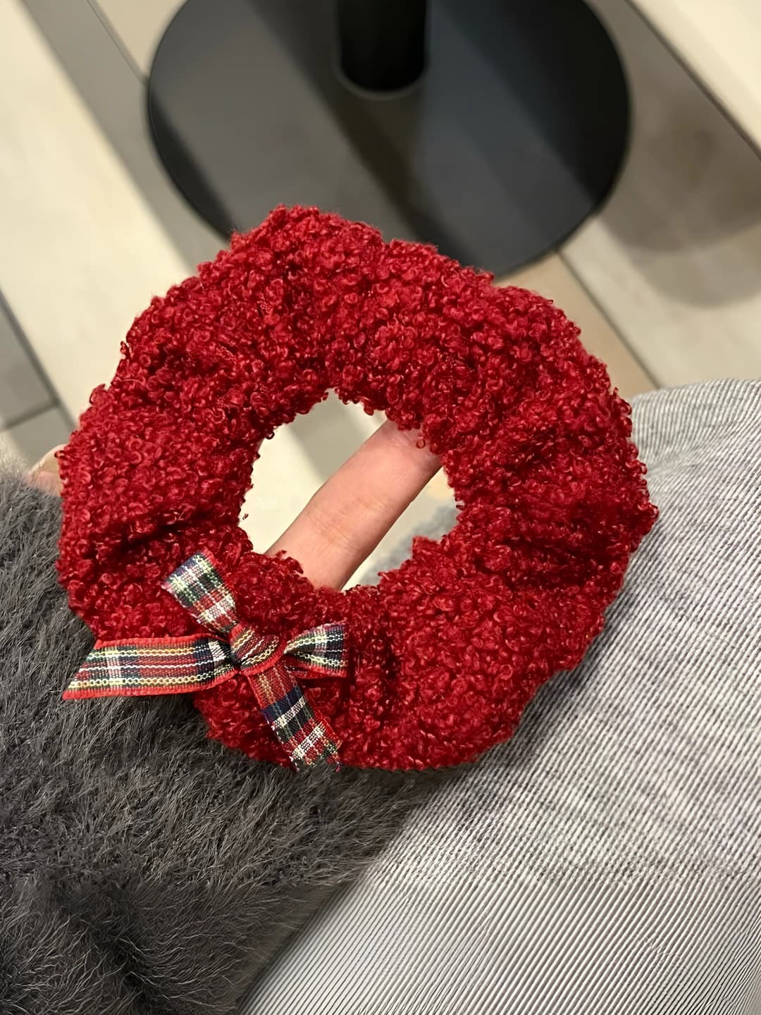 1# Red sherpa hair tie 4.5 cm
