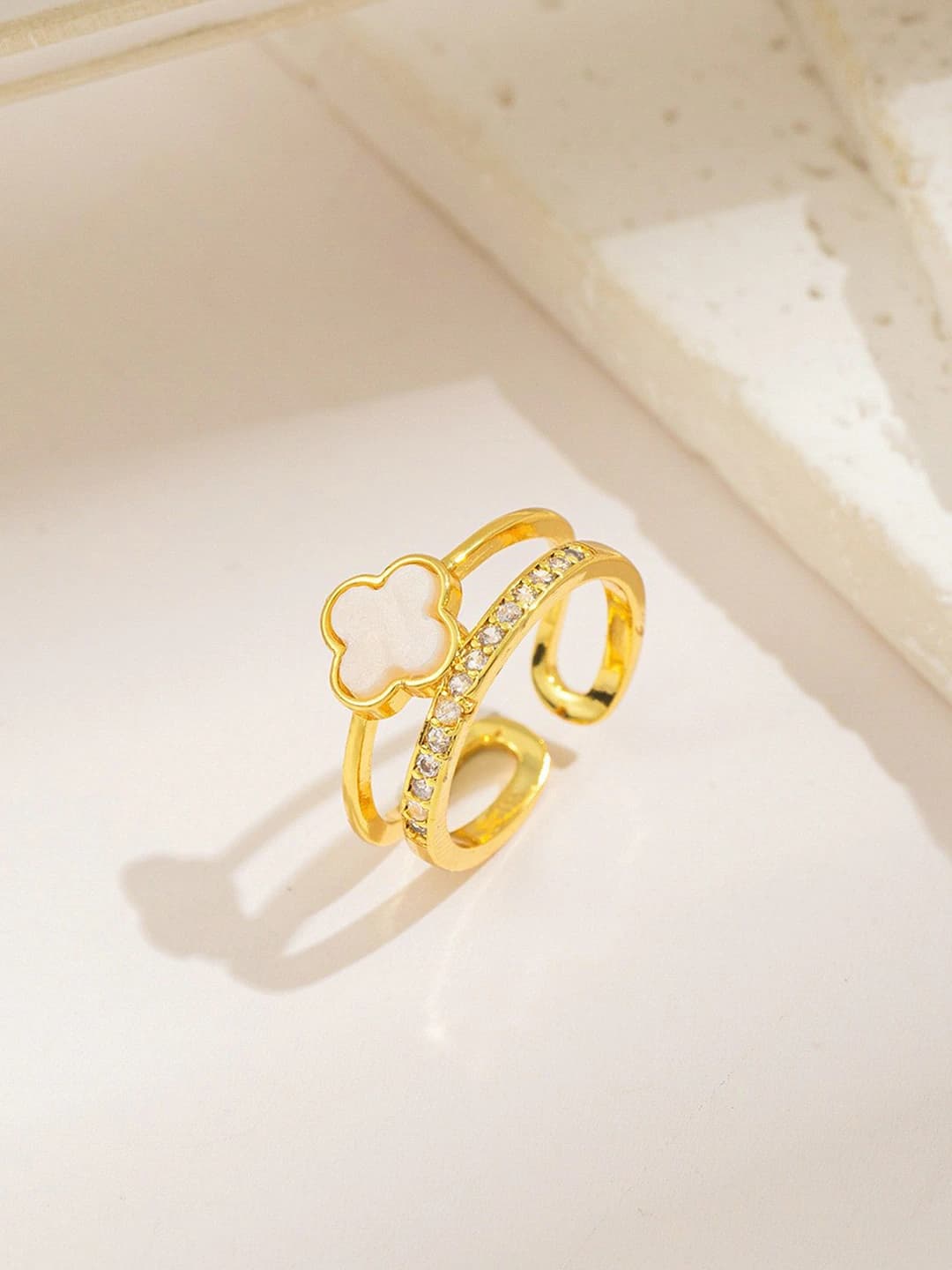 707-1 Four-leaf ring - Gold-white