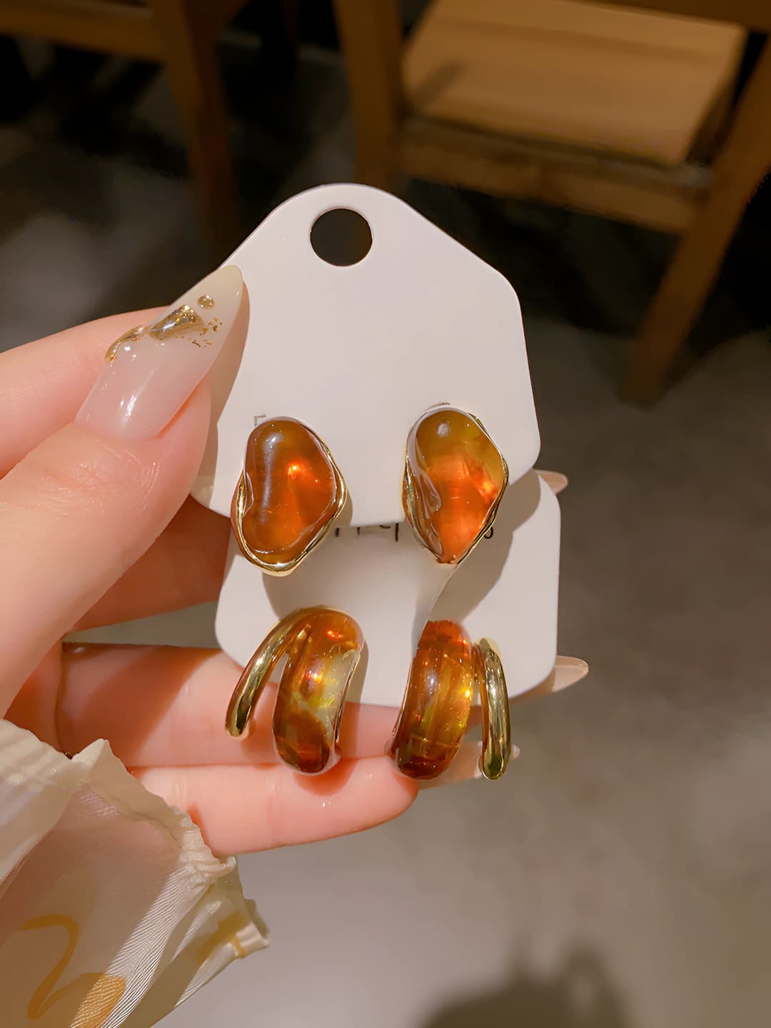 Women's retro style geometric amber earrings, 925 silver post, resin material
