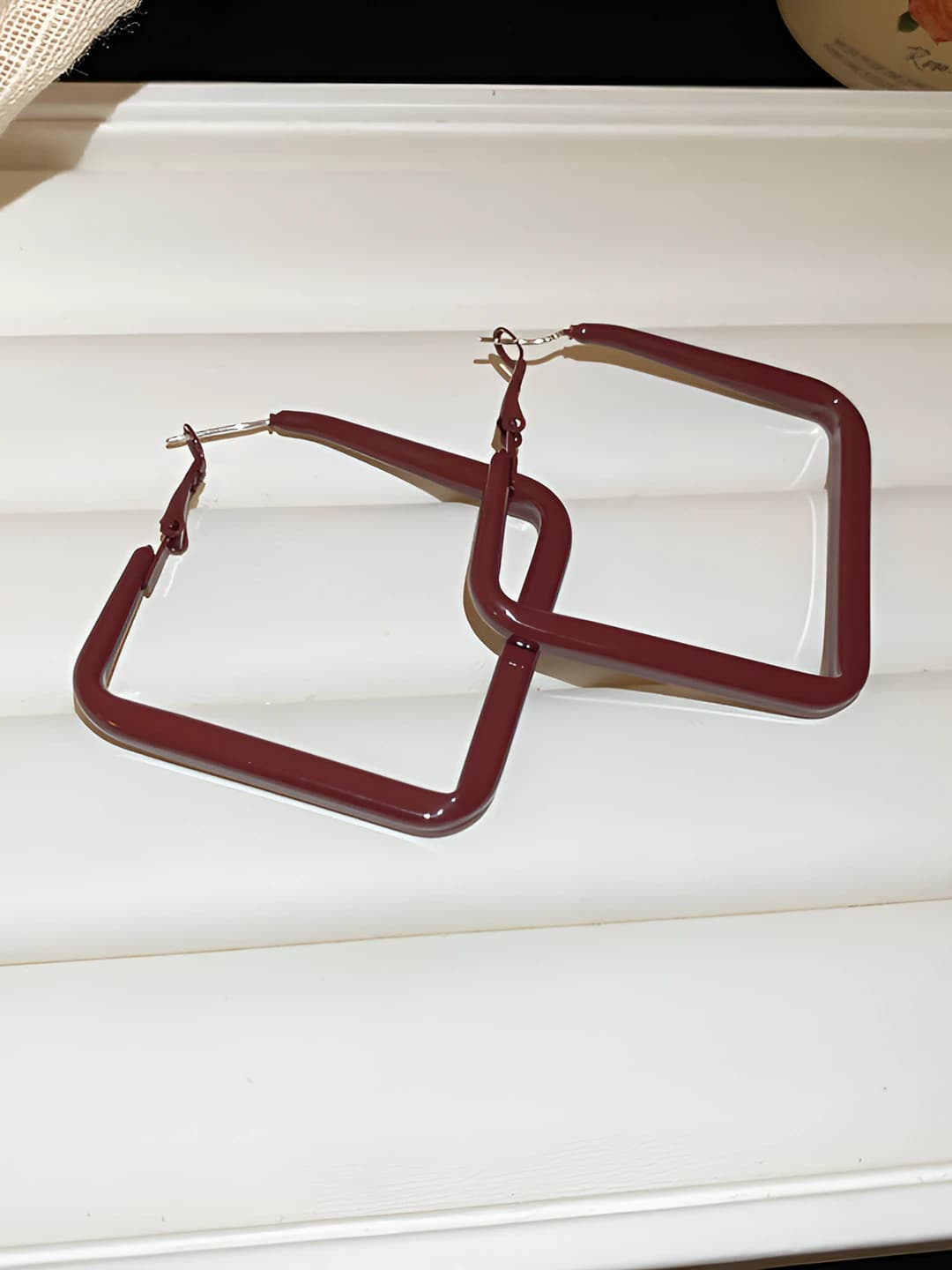 39# Silver pin - Red - Large - Width 5.7cm