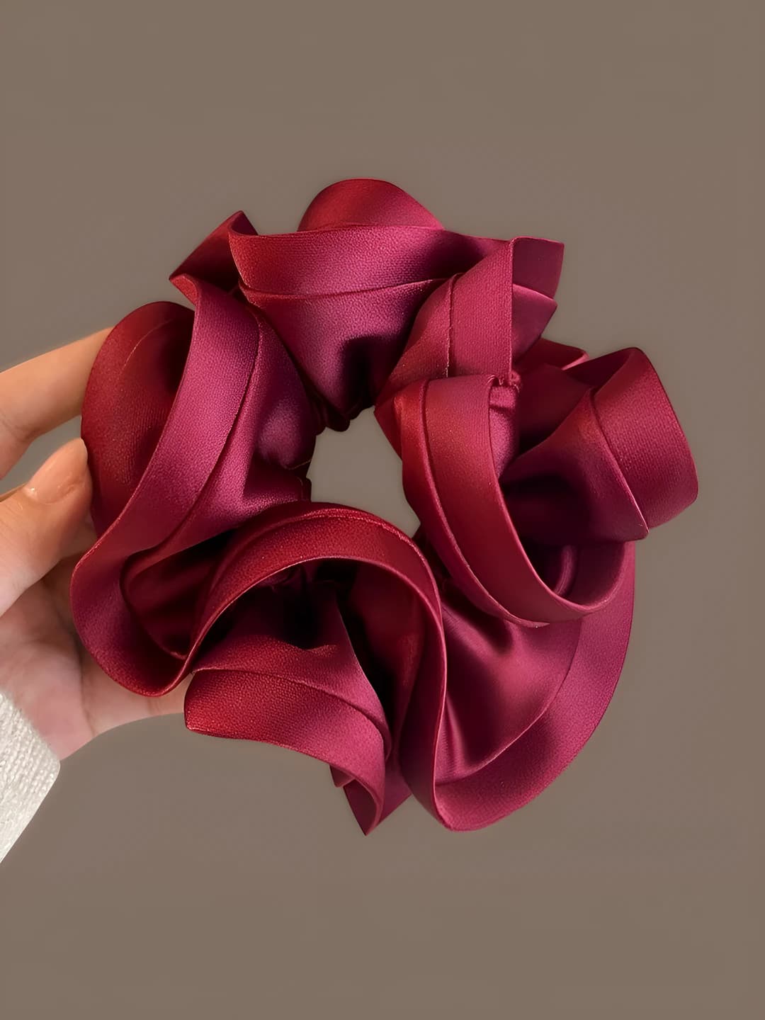 Red hair tie
