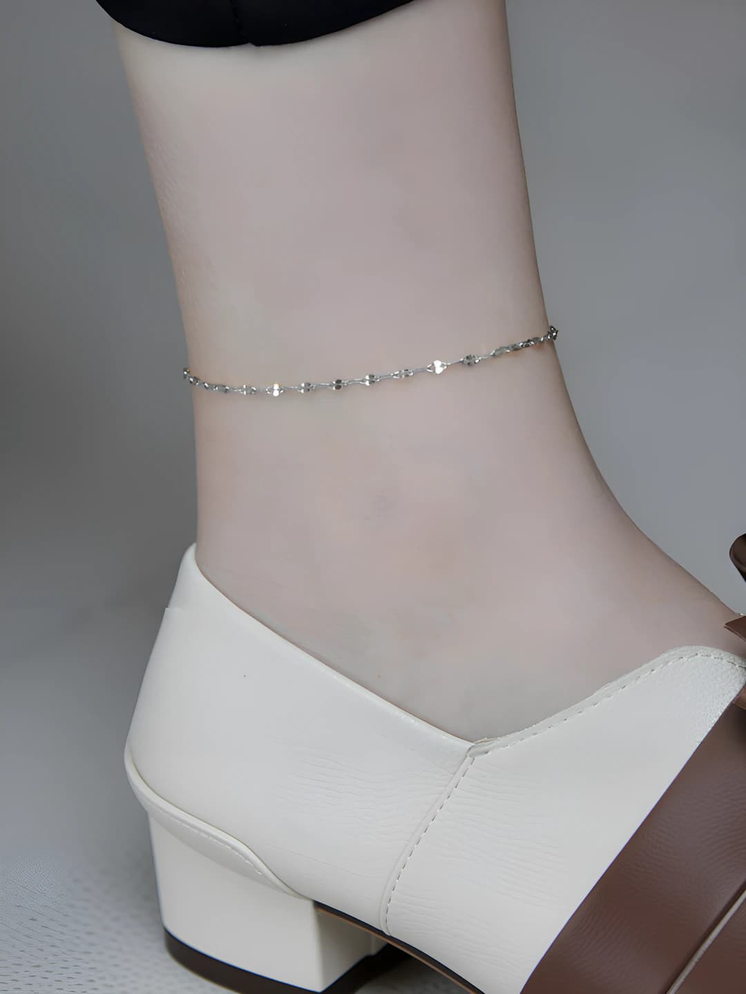 Серебристый - цепь с губами для ног 21+5CM
