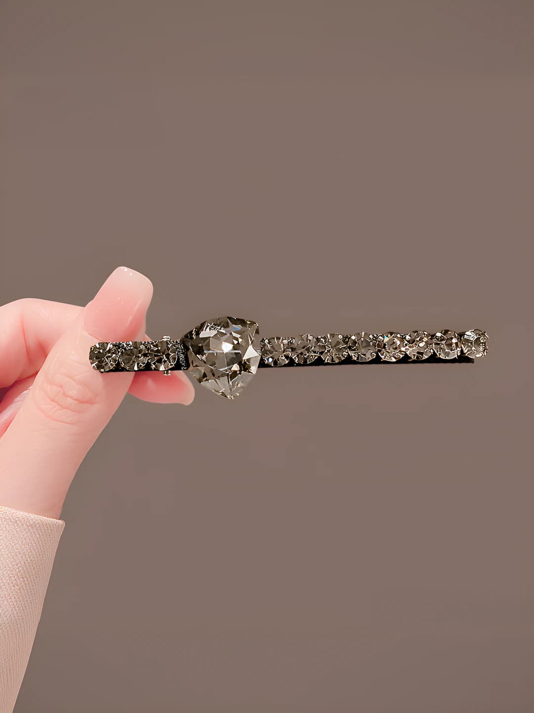 Rhinestone triangle clip