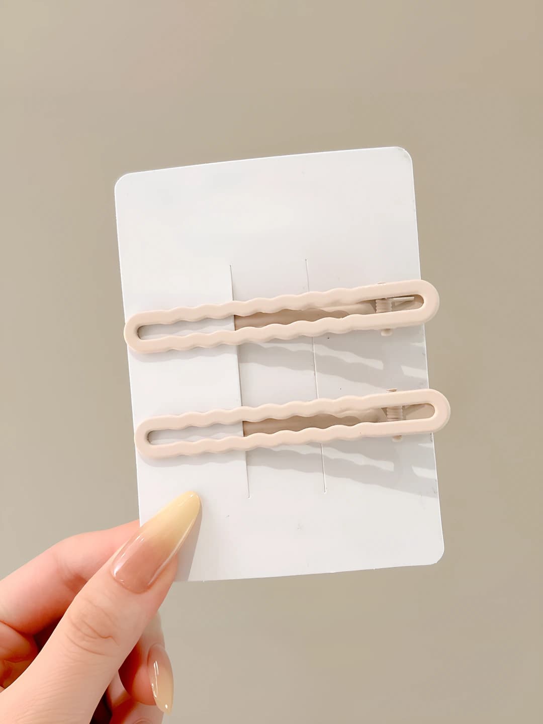 Khaki wavy clip 8.3cm