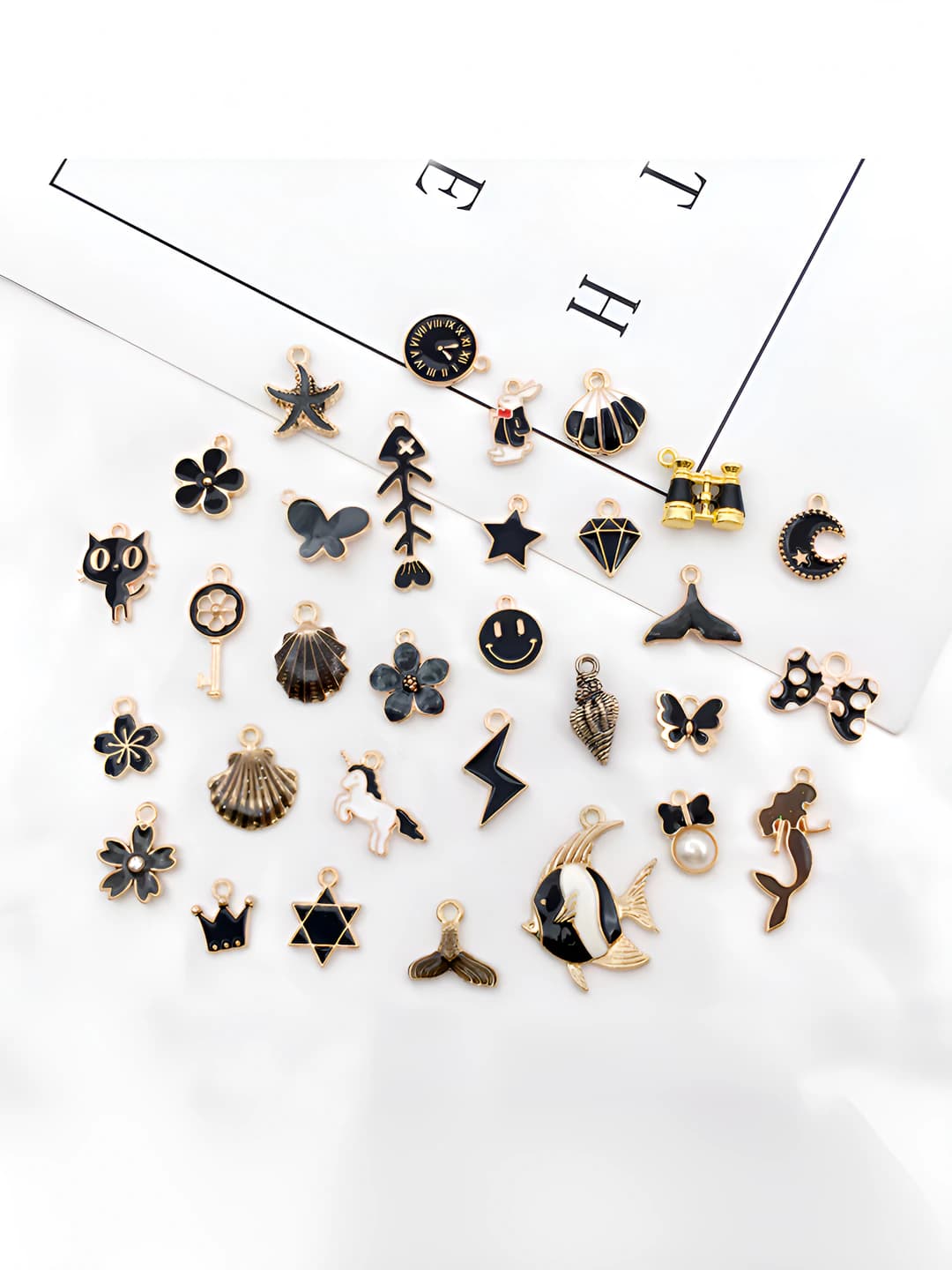 DIY alloy charms for women: black, zinc alloy, 'Noble Person' pattern, for keychains