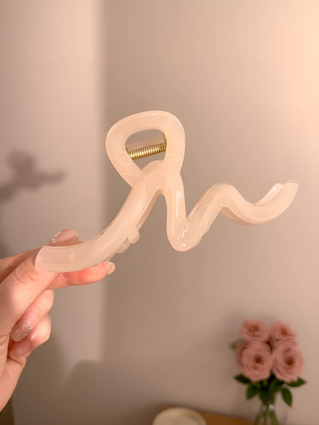 To'lqinli shaffof oq qisqich (~14 cm)