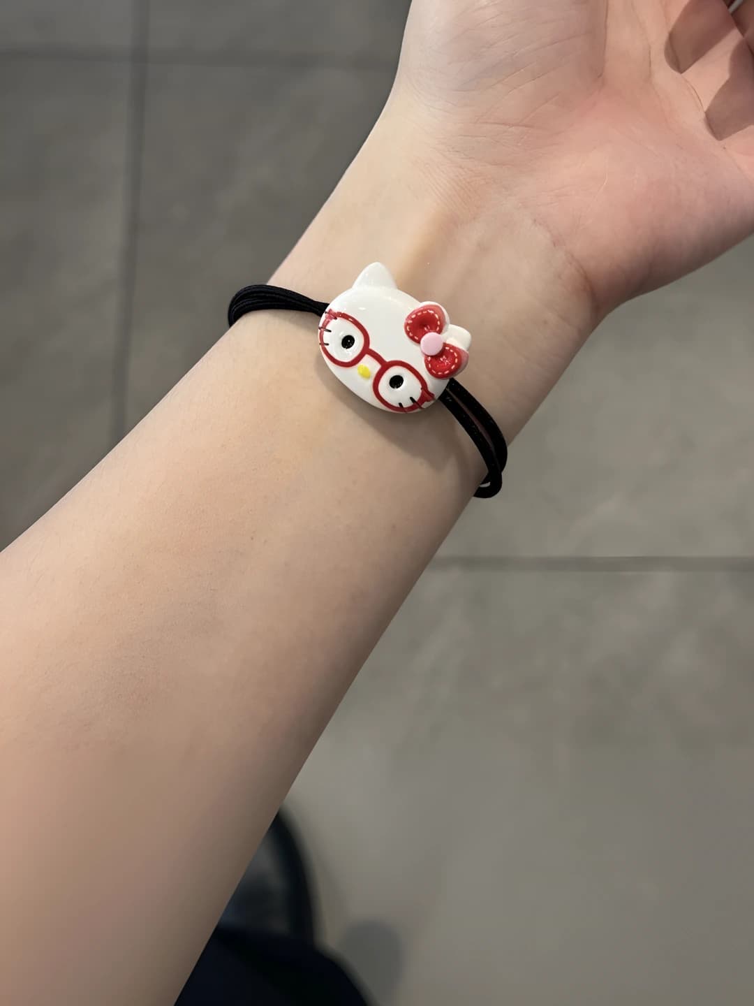 KT hair tie - Red glasses