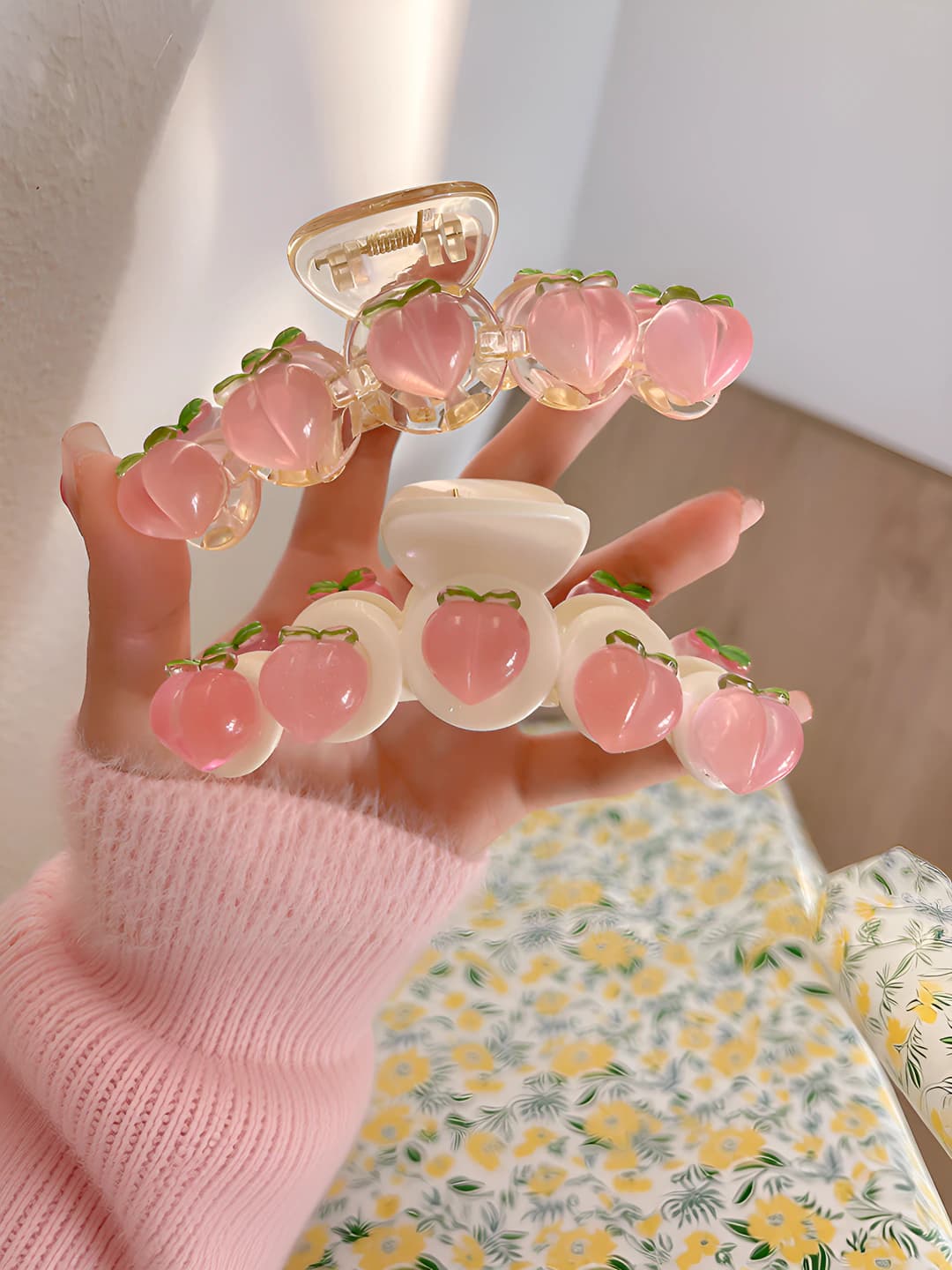 Women's transparent pink peach-shaped hair clip (shark clip), 2026 spring, sweet style, Japanese style, hair accessory