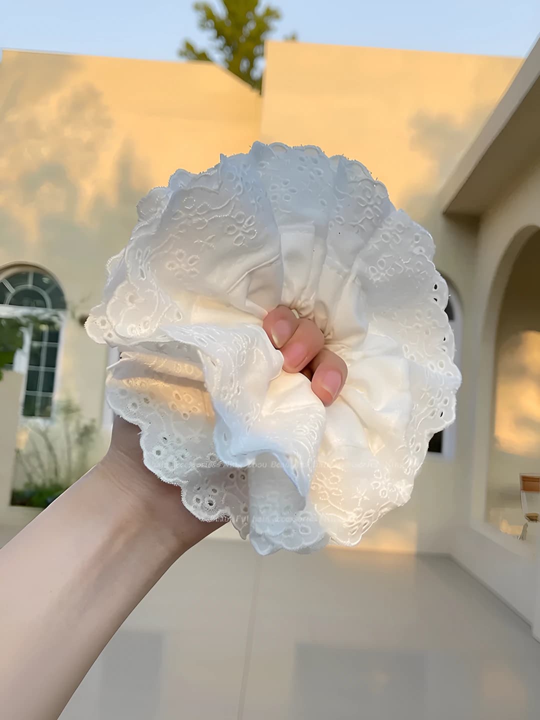 1# White lace (4 layers) 12 cm