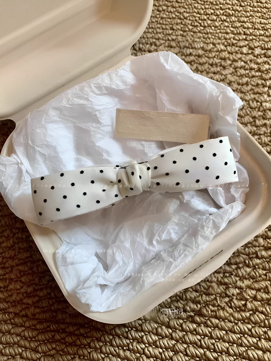 1# Off-white polka dot banana clip - 10 cm