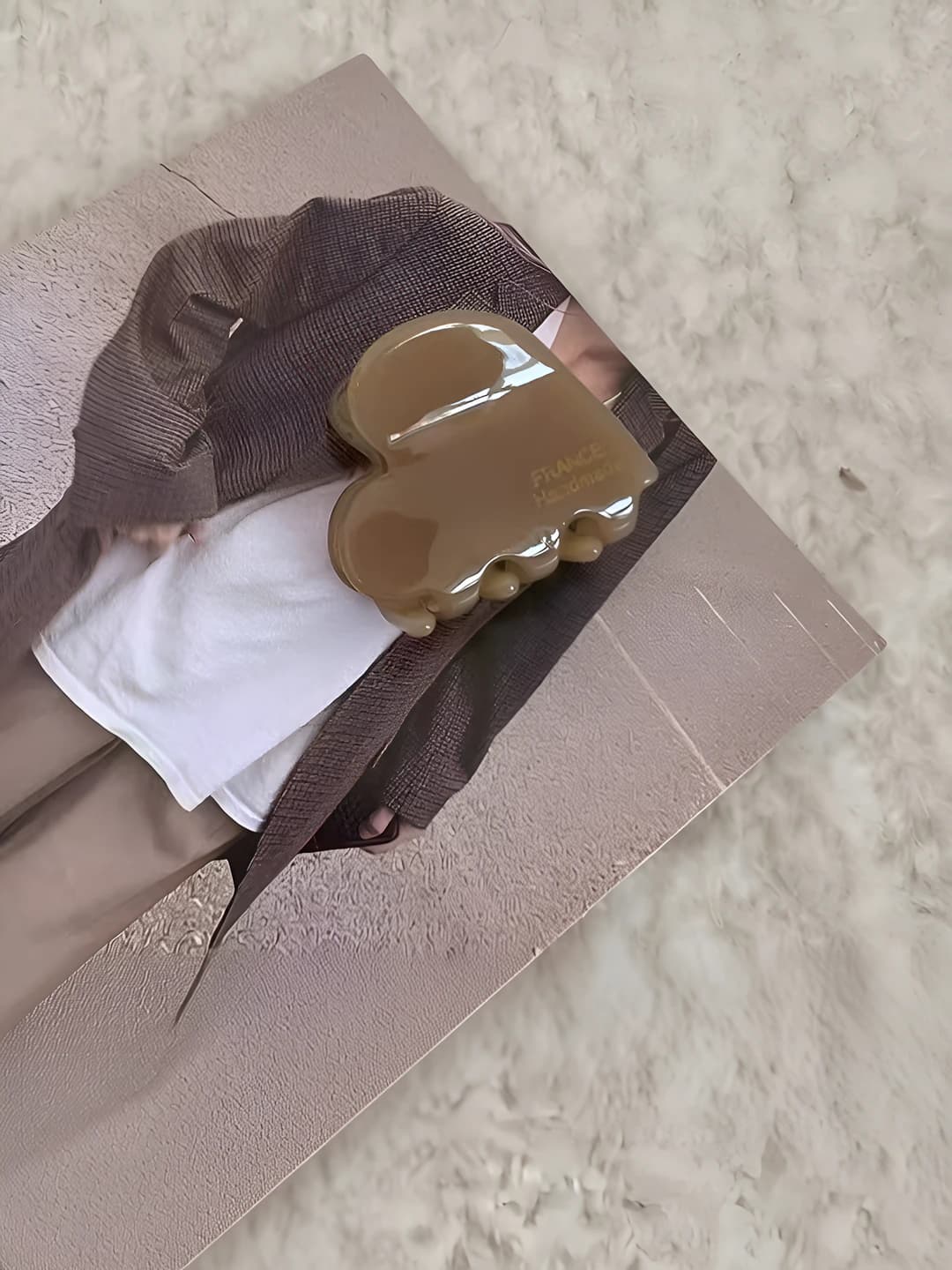 Yurak shaklidagi acetat klips - Kofe rang