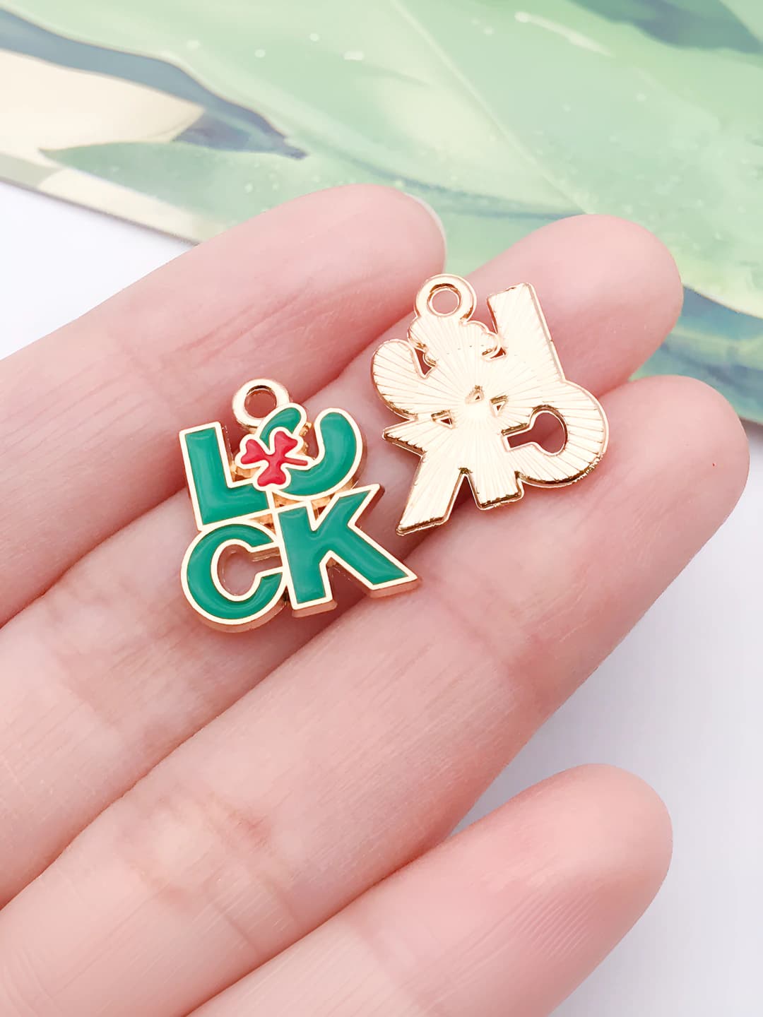 Kichik yashil shamol 17x15x1mm