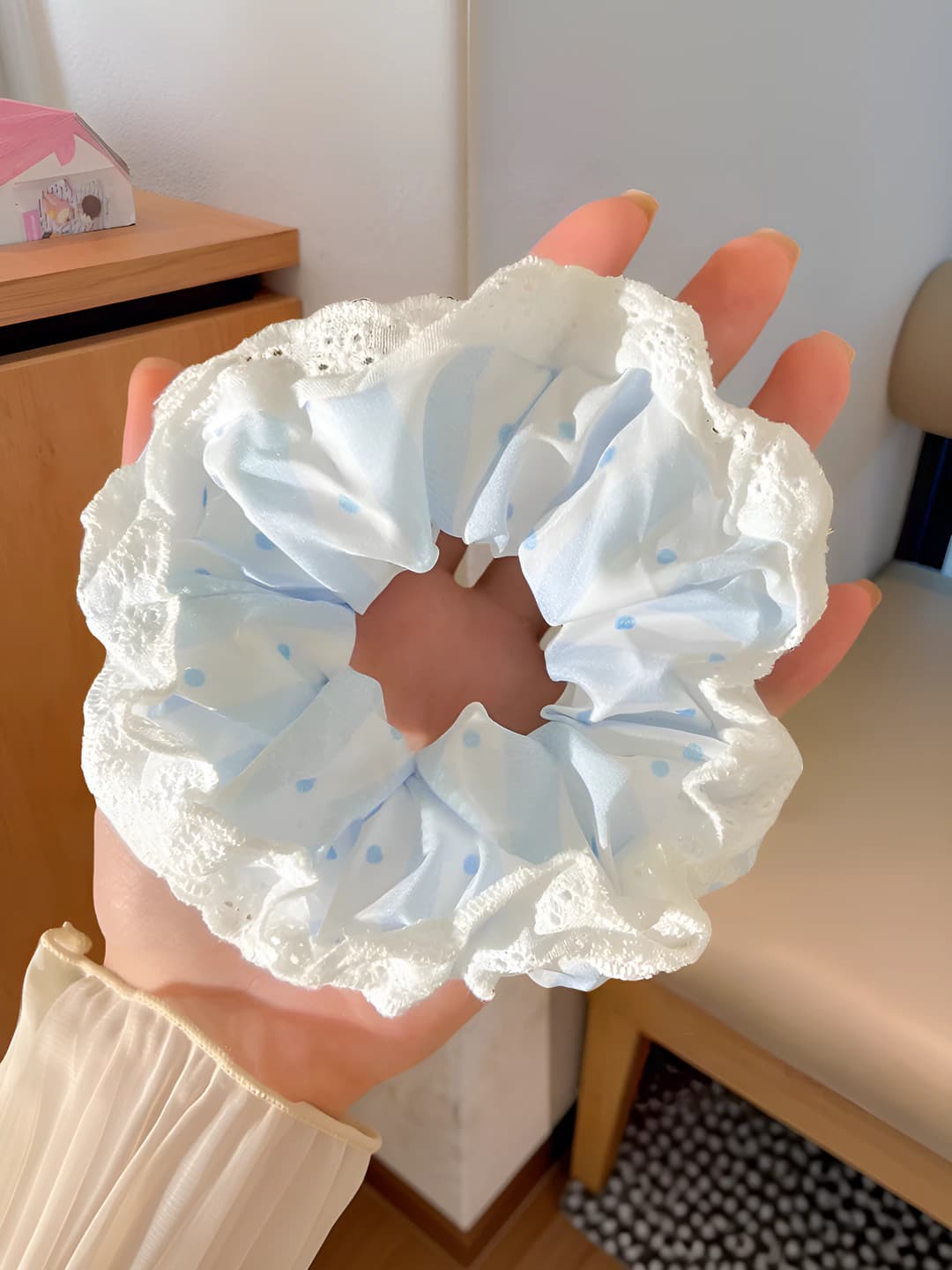 Blue polka dot, lace 10 cm