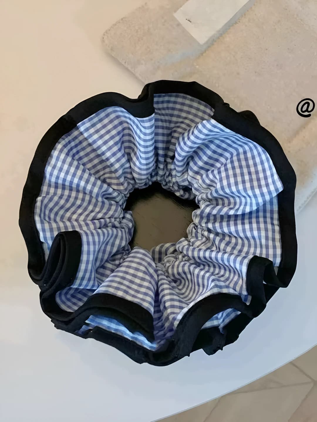 Blue plaid with black trim, 15 cm