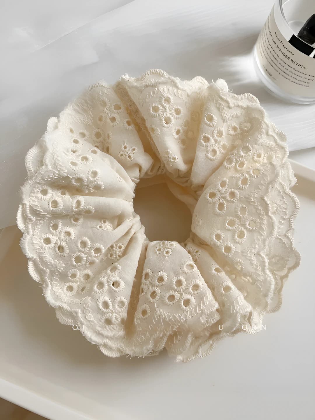 Beige embroidered lace hair tie
