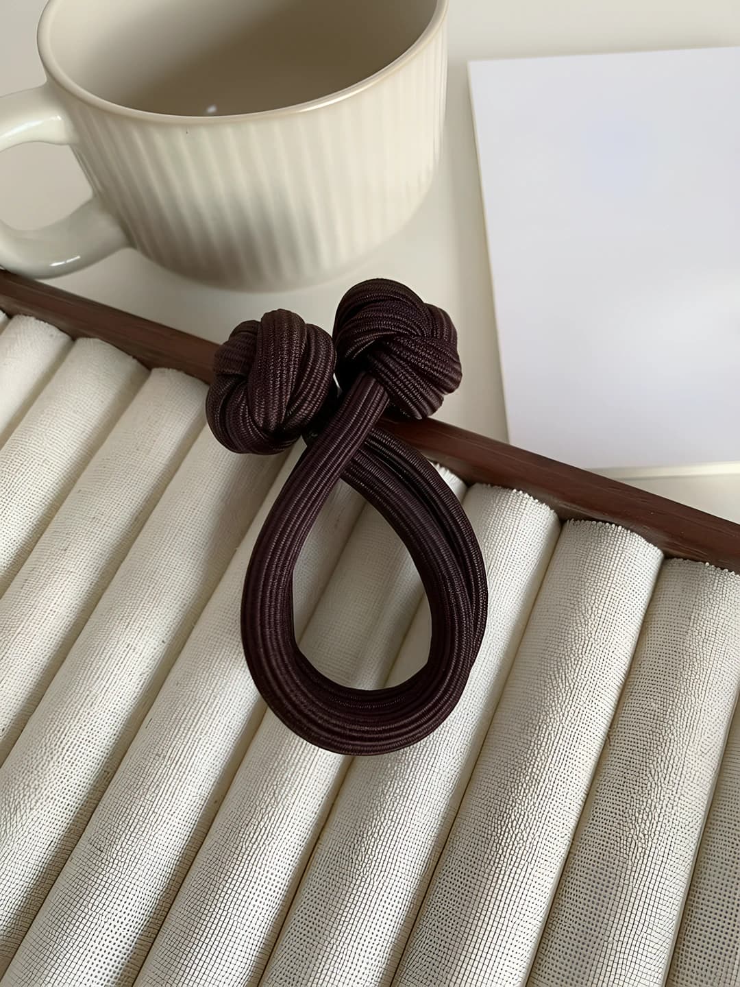 Double knot - dark coffee